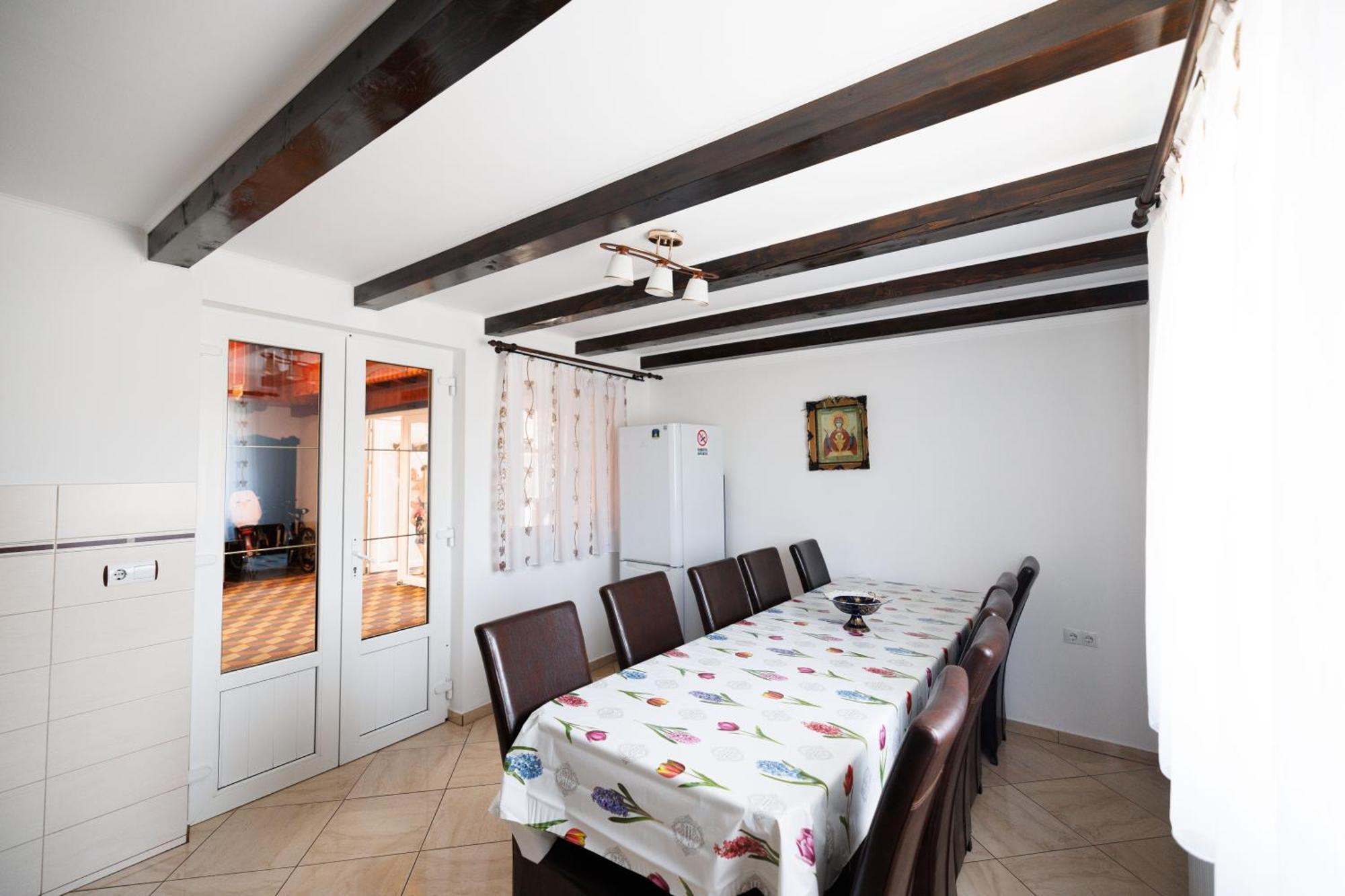Vila Adr Petresti Exterior photo